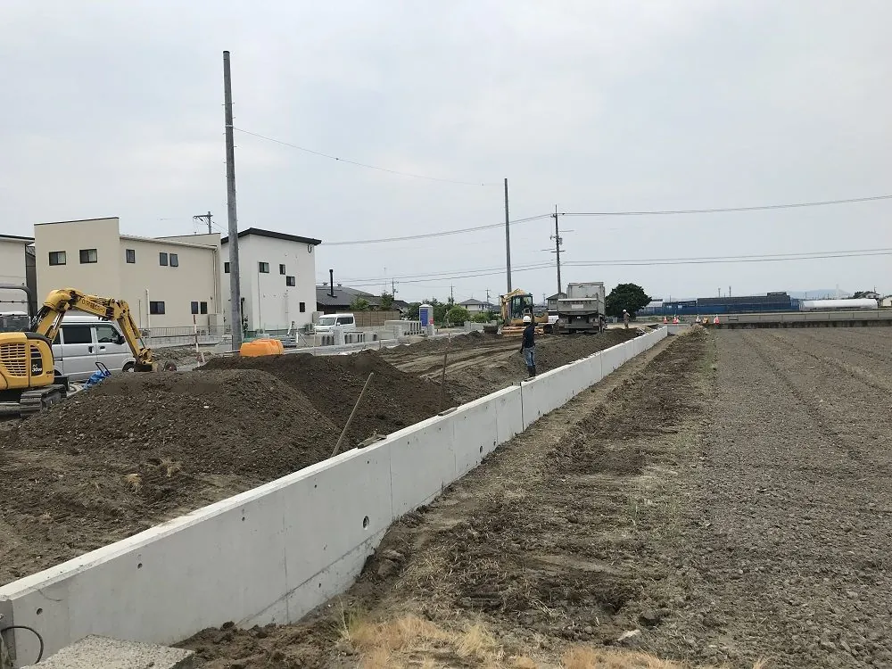 擁壁の設置・盛土
