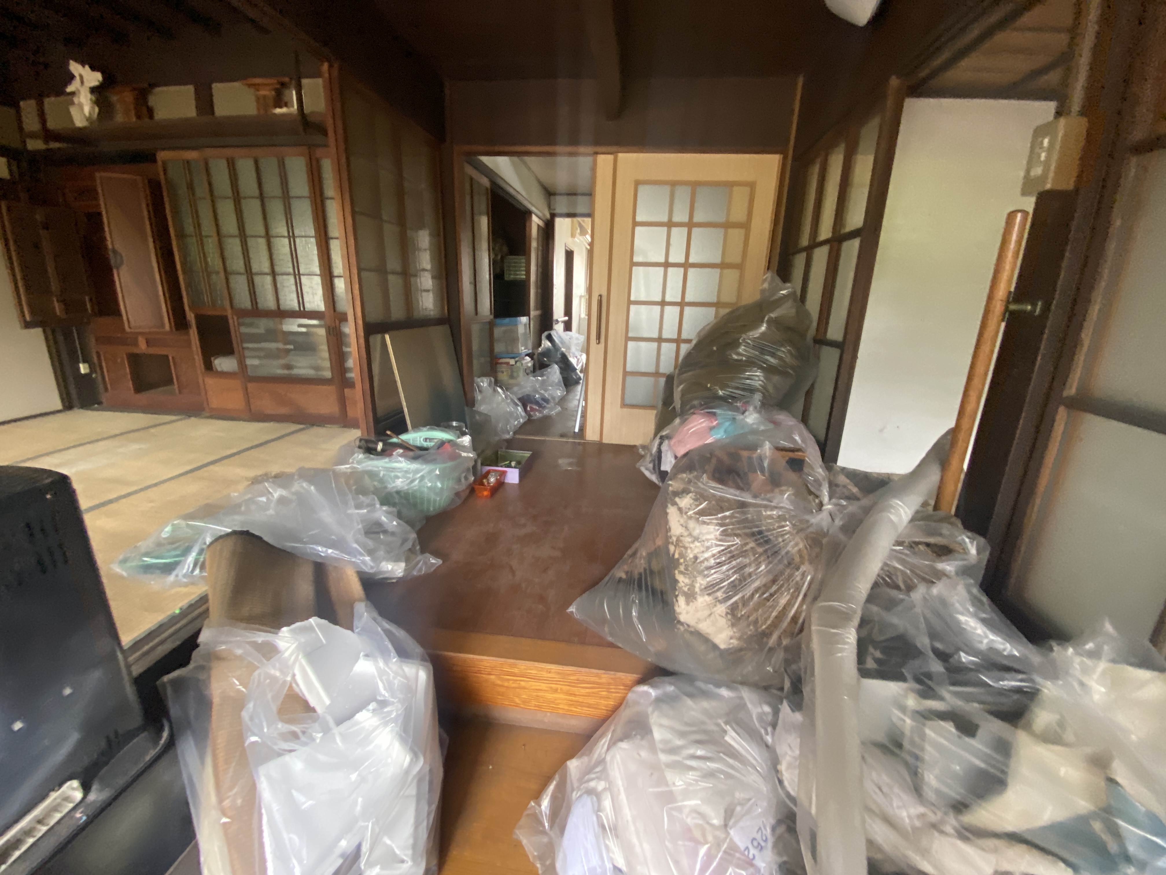 片付け・仕分けの様子（家財の分別）