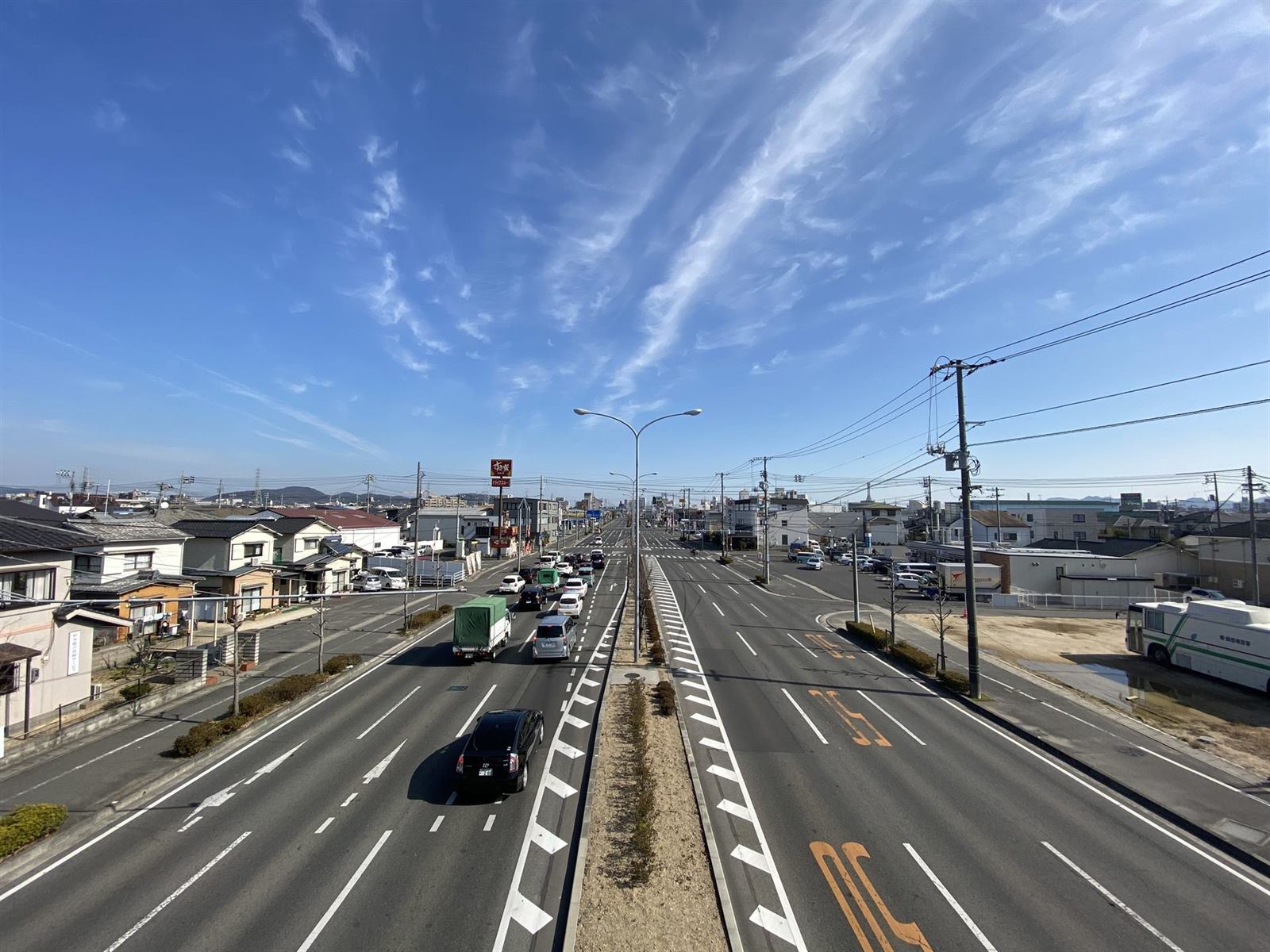 岡山の街並みと空(不動産のイメージ)
